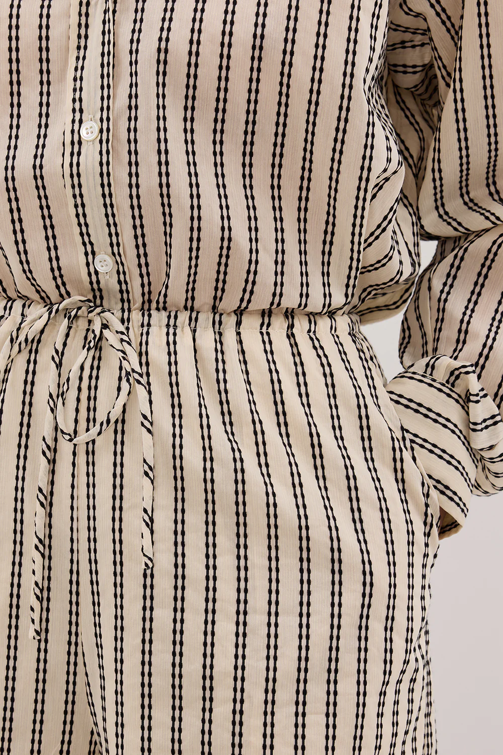 ELLIE CREAM STRIPE DRAWSTRING SHORTS - Gamepaces