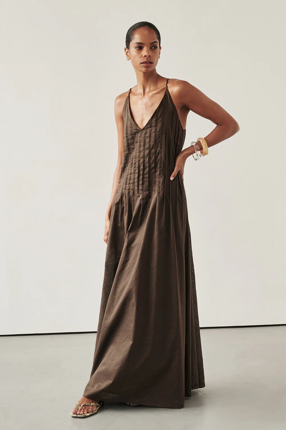 TAHLIA BITTER CHOC LINEN BLEND MAXI DRESS - Gamepaces