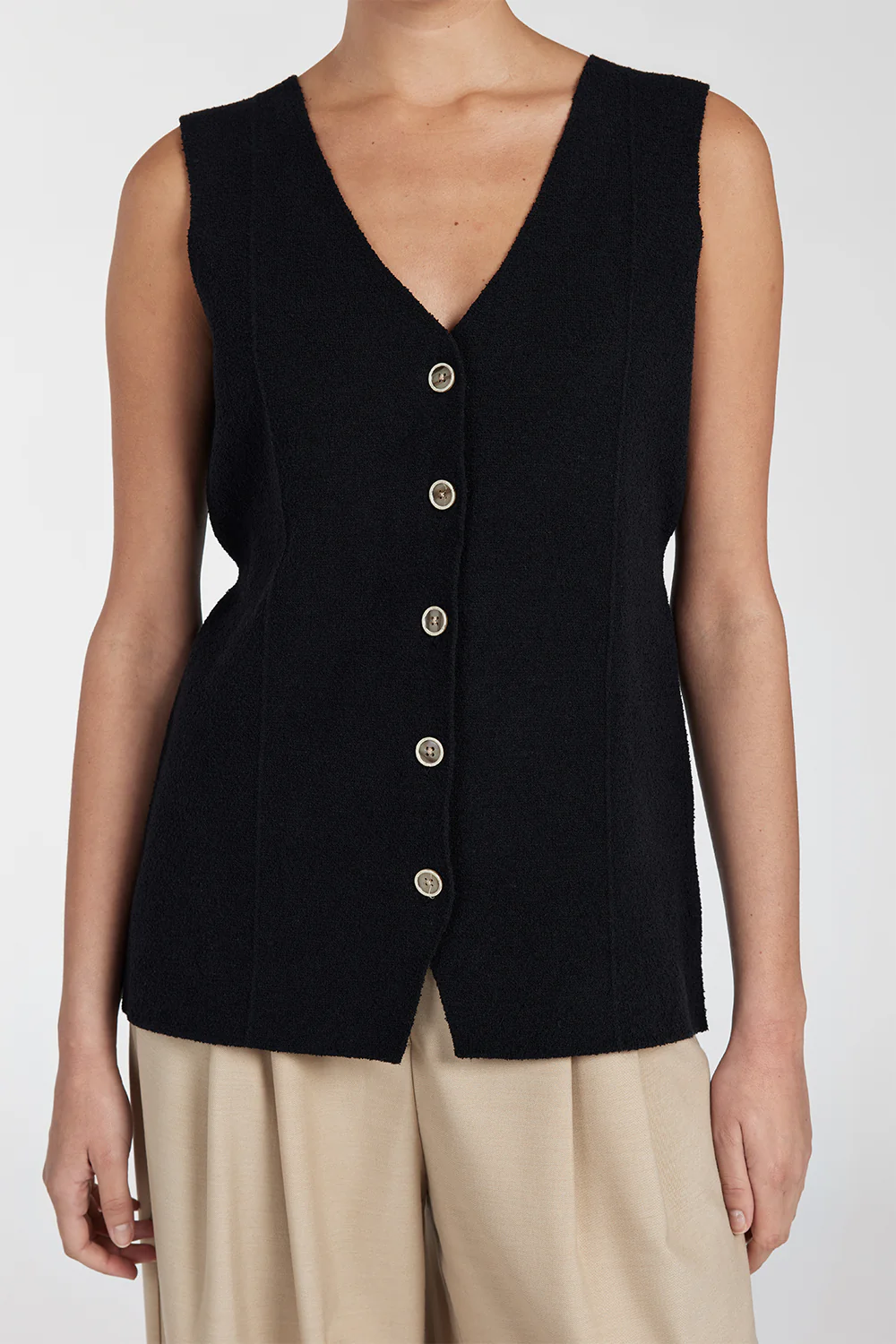 LISA BLACK TAILORED KNIT VEST - Gamepaces